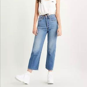 Levi’s Ribcage Straight Ankle Jeans